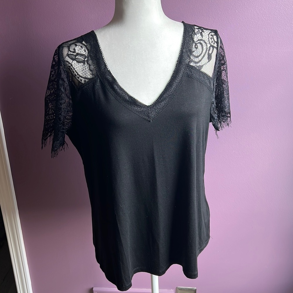 New Lace V Neck Short sleeve top blouse lace black size large